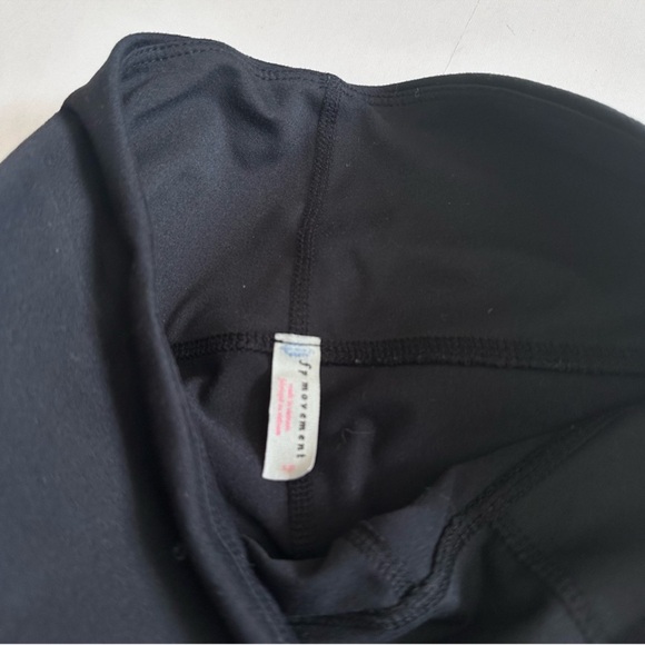 Free People Movement Black Leggings 3/4 Length Cut Sides Small - Picture 3 of 6